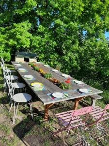 Sejours chez l'habitant Les coteaux de Planeze, maison et jardin dans le Lot! Chambres chez l'habitant! : photos des chambres