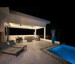 Villa CHARLOTTE - SEAVIEW -4 Bedrooms