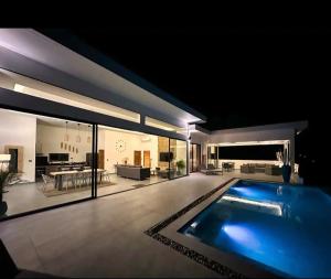 Villa CHARLOTTE - SEAVIEW -4 Bedrooms