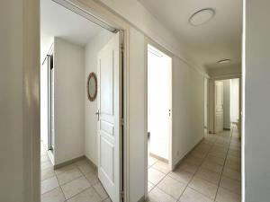 Villas VILLA ELODIE climatisee pour 10 personnes avec piscine privee a La Londe les Maures : photos des chambres