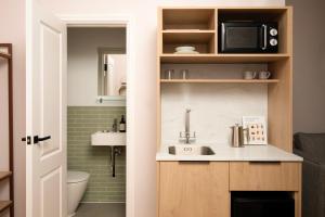 Bob W London Olympia