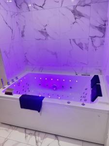 Love Room Suite Jacuzzi