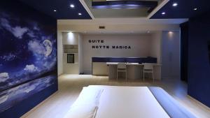 Suite mit Kingsize-Bett mit Whirlpool