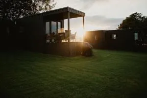 Luxury 1 bedroom Glamping Cabin with Hot Tub & BBQ - Ballyvoy