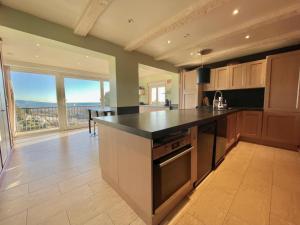 Maisons de vacances Villa Paloma - Great location - Sea View - Alps : photos des chambres