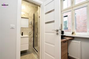 MMRent Mona Lisa Studio