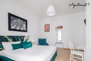 PennyLane Rome Apartment