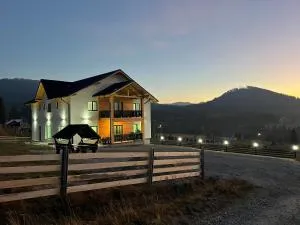 Pensiunea Poiana Munților - Poiana Stampei