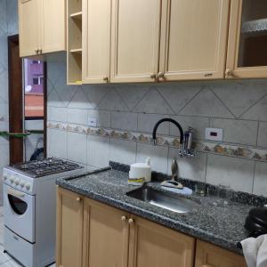 Apartamento 100 metros da praia