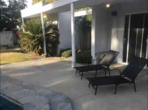 Beautiful 4BD and 3BA Pool Jacuzzi Vacation Home