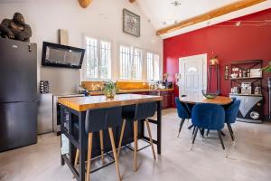 Maisons de vacances Maison de Charme en Provence avec jardin et piscine : photos des chambres