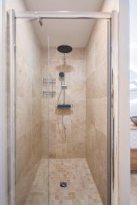 Maisons de vacances Maison de Charme en Provence avec jardin et piscine : photos des chambres