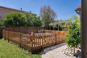 Maisons de vacances Maison de Charme en Provence avec jardin et piscine : photos des chambres