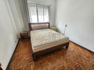 Apartamento 3 quartos , vista ao mar, Pitangueiras , 8 pessoas , 50 metros do mar