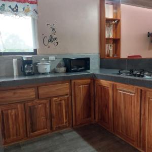 Peace Home in Quepos near Beaches & Mountains