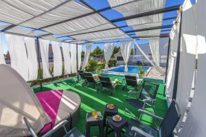 Five-Bedroom Holiday Home room in Villa JP