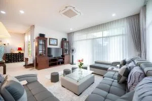 Sriwaree Pool Villa Khao Lak - 8 meters pool - 3 bedroom - 2 bath - Ban Ao Ling