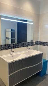 Maisons de vacances Maison Terra Bella, experience authentique en plein coeur du maquis, piscine : photos des chambres