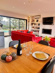 Maisons de vacances Maison Terra Bella, experience authentique en plein coeur du maquis, piscine : photos des chambres