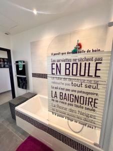 Maisons de vacances Maison Terra Bella, experience authentique en plein coeur du maquis, piscine : photos des chambres