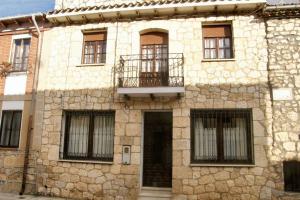 Warm House in Baños de Valdearados, Farm Close to Town