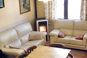 Warm House in Baños de Valdearados, Farm Close to Town
