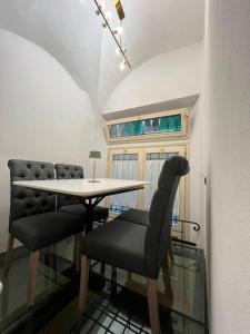 Elegant Apartment in Santo Spiritos heart