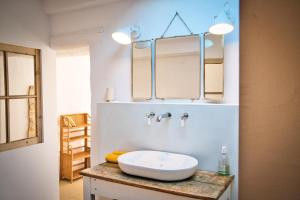 Villas Mas piscine exposition sud Proche Uzes : photos des chambres