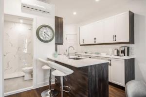 M11Upscale 1BR Sofabed in heart PlateauMile-end