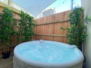 Appartements Le Cadre Noir Lux Spa, Sauna, Jacuzzi, Hammam : Appartement 1 Chambre