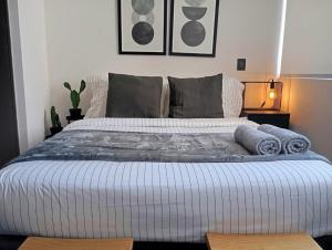 Comfortable and stylish fully equipped apartment just steps from the metro