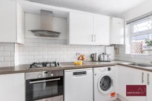 Guildford - Two Bed House