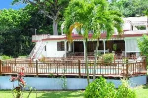 Appartement spacieux avec piscine à Deshaies 200 m² - Jardin privé - Radelin