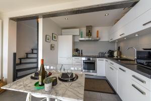 Chalets NEW-Cottage Suspendu - Proche lac, Centre village et Activites by LLA Selections : photos des chambres