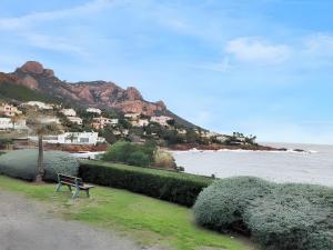 Appartements Appartement moderne a Frejus, 60 m², piscine partagee : photos des chambres