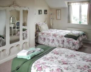 Spacious house with sea and mountain views, Co. Kerry