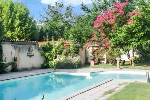 Maison confortable à Duravel avec piscine partagée
