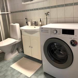 Henniina V Isokatu - Sauna & Free Parking