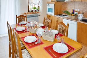 Spacious Apartment in Klis + Balcony