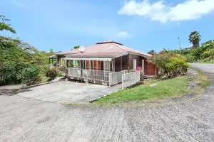 Bungalow charmant à Bouillante avec terrasse privée - Mathurin Noël