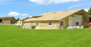 Maisons de vacances Maison spacieuse avec piscine partagee a Saint-Vincent-la-Chatre. : photos des chambres