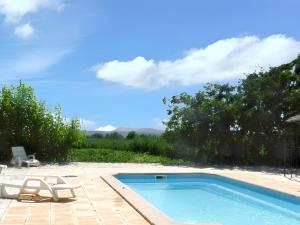 Maison accueillante à Orgnac-lAven avec piscine partagée