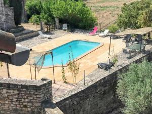 Maison accueillante à Orgnac-lAven avec piscine partagée