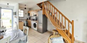 Maisons de vacances Maison charmante a Vaux-sur-Mer avec piscine partagee : photos des chambres