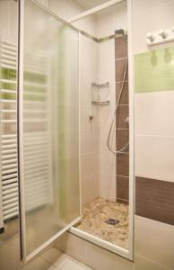 Maisons de vacances Maison charmante a Vaux-sur-Mer avec piscine partagee : photos des chambres