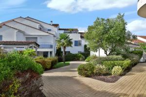 Maisons de vacances Maison charmante a Vaux-sur-Mer avec piscine partagee : photos des chambres