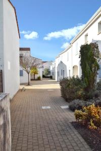 Maisons de vacances Maison charmante a Vaux-sur-Mer avec piscine partagee : photos des chambres