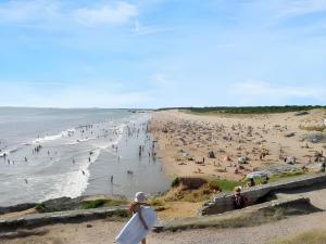 Maisons de vacances Maison charmante a Vaux-sur-Mer avec piscine partagee : photos des chambres