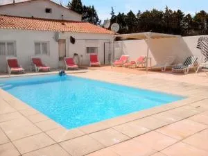 Villa charmante à Meynes avec piscine privée - Meynes