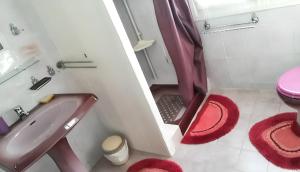 Appartements Appartement charmant a Villeneuve avec jardin : photos des chambres